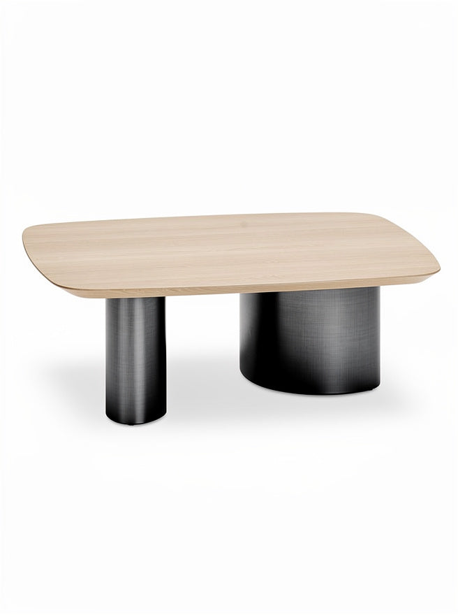 **Design Couchtisch mit organischem Holzoberfläche und kontrastierenden Metallfüßen**